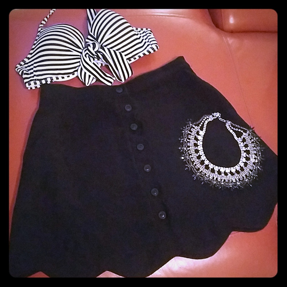 Scallop Hem Skirt